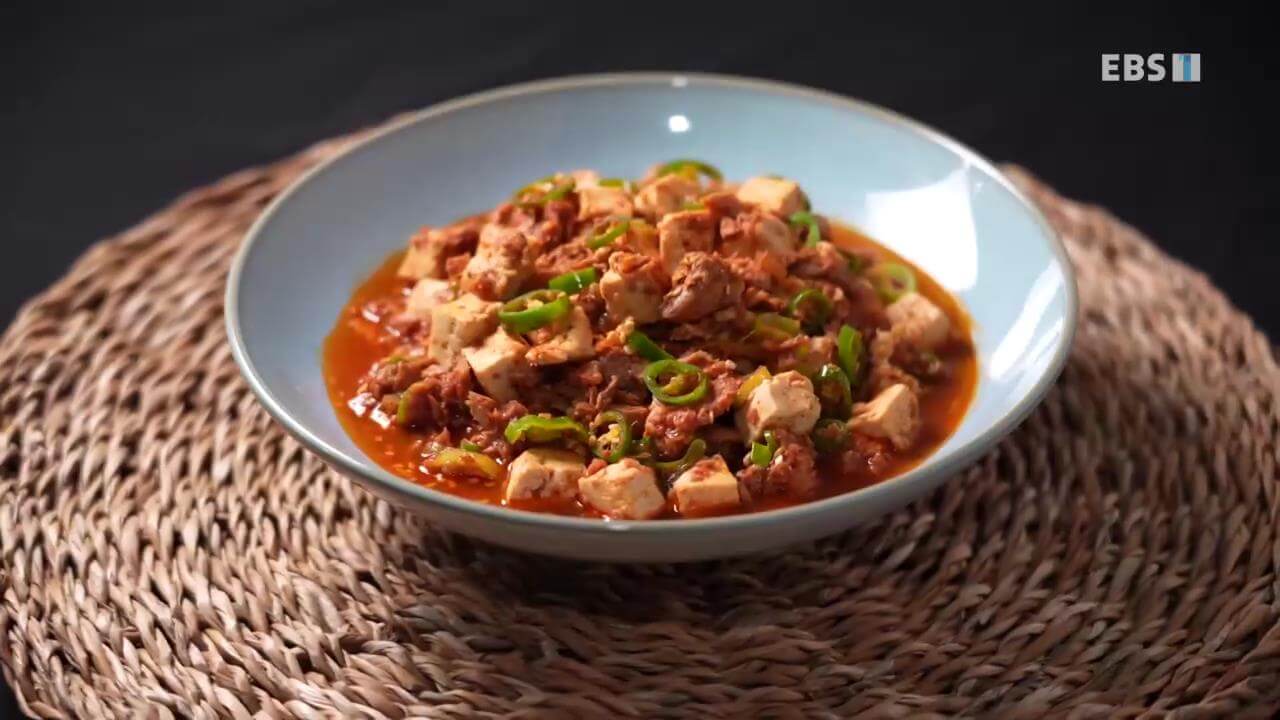 Spicy Tofu and Tuna Jjageuli kfood Recipe