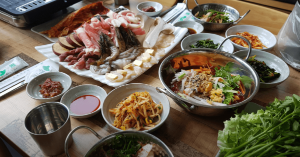 극한직업 5000원 삼겹살 실화? 대구 권반장 국내산 1등급 삼겹살 + 김치말이국수 무한리필 충격 가성비 7 동네한바퀴 해물팔합구이