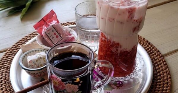 생방송오늘아침 망고빙수 디저트카페 줄서서 먹는 이유가 있었다 3 생방송오늘아침 딸기라떼 믹스커피쉐이크 카페애서 드립커피와 딸기라떼 주문