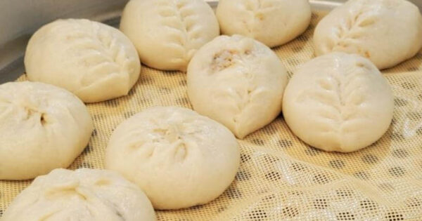 생방송투데이 외국인의 밥상 마이 굴림만두전골 방송 후 대란! 수원 행운만두칼국수의 감자전분 비밀 5 찜판에서 맛있게 쪄지는 6시내고향 충주무학시장 고기왕만두