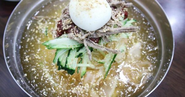 생방송투데이 인생식당 밀면 맛집 대공개! 24년 추억의 맛을 간직한 포항 이조밀면 3 매일아침 부산 밀면 한 그릇