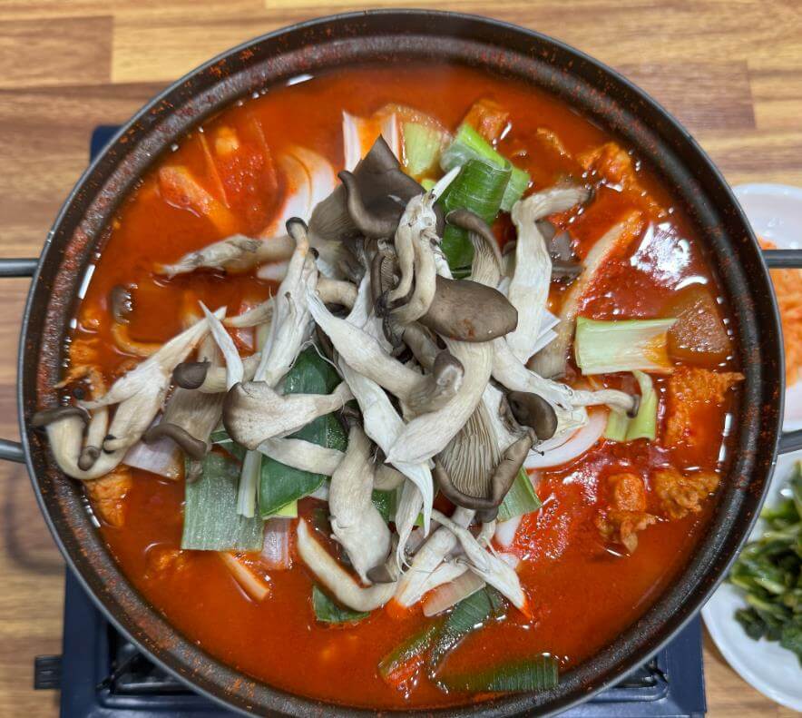 6시내고향 가경터미널시장 짜글이 방송 후 대란! 60초를 잡아라에 소개된 은미네짜글이의 20년 비밀 2 6시내고향 가경터미널시장 짜글이
