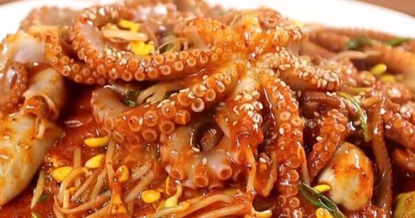6시내고향 궁평항해오름수산시장 반건조생선 간장게장 택배 가능! 어르신들이 줄 서는 서해안 전통 맛집 3 6시내고향 궁평항해오름시장 낙지 볶음