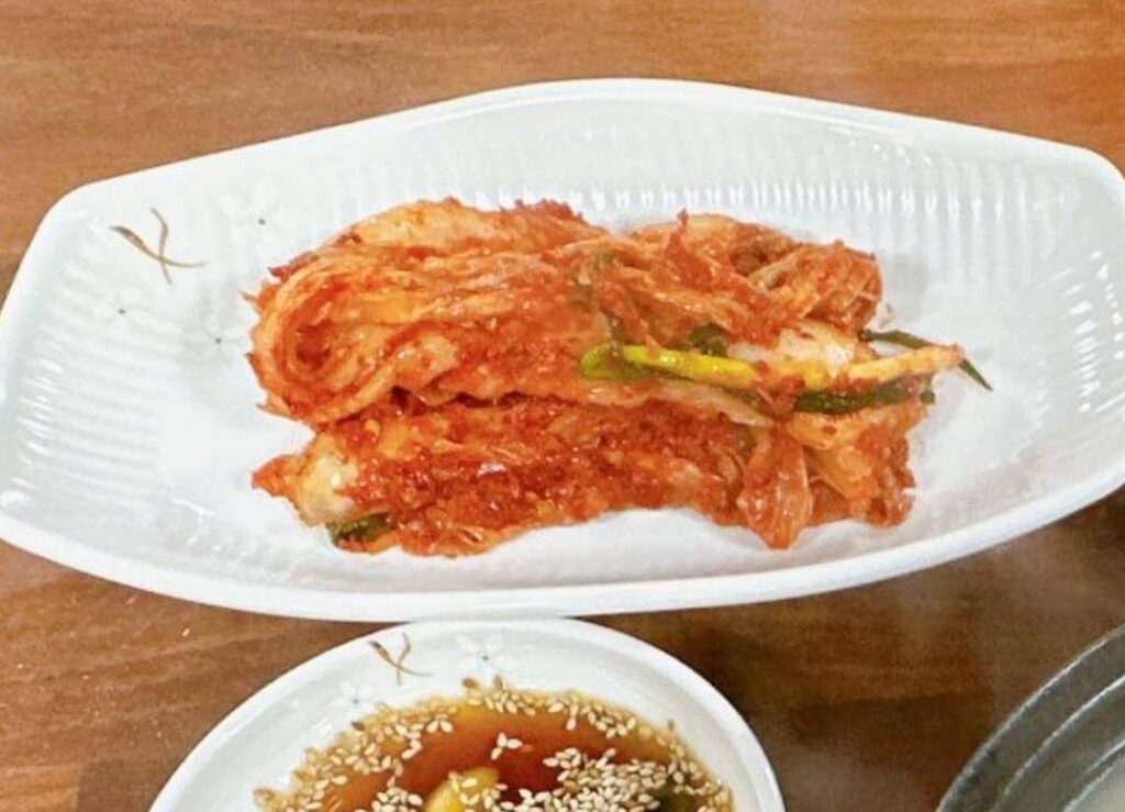 동네한바퀴 대전 매운김치 25년 노하우! 어르신들이 줄 서는 소머리국밥과 중독적인 실비김치 2 동네한바퀴 대전 매운김치