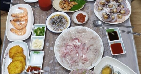 극한직업 거제 장어어묵 자연산 붕장어의 놀라운 맛 4 극한직업 이수도 1박3식 민박 썸네일