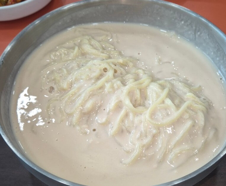 오늘N 콩국수 서리태콩국수 맛집 유달면옥 평택점 맷돌 전통 제조법 리뷰 2 오늘N 콩국수 서리태콩국수