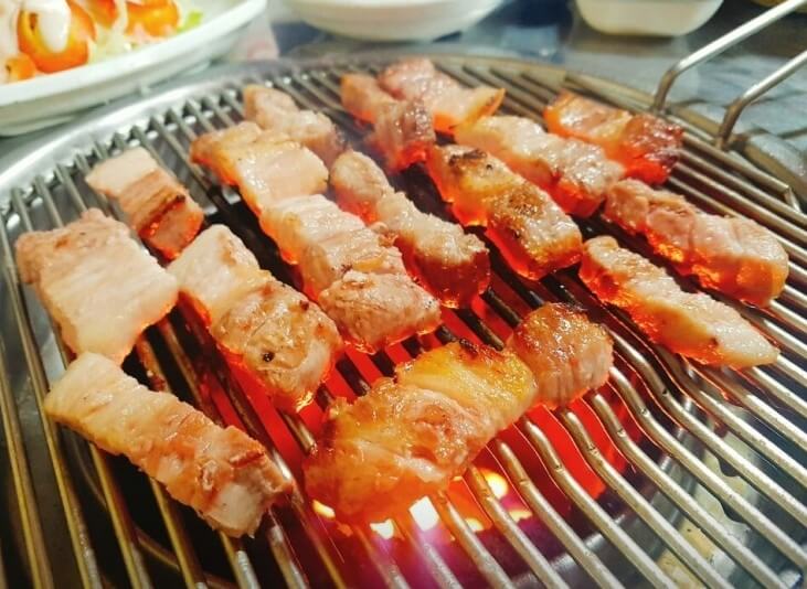6시내고향 고한구공탄시장 연탄구이 연탄불의 마법! 2 6시내고향 고한구공탄시장 연탄구이