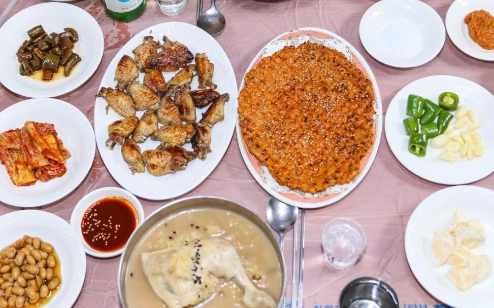6시내고향 청송 닭백숙 닭불고기 식당, 17,000원 닭불백숙의 진짜 맛집 발견! 2 6시내고향 청송 닭백숙 닭불고기 식당 상차림