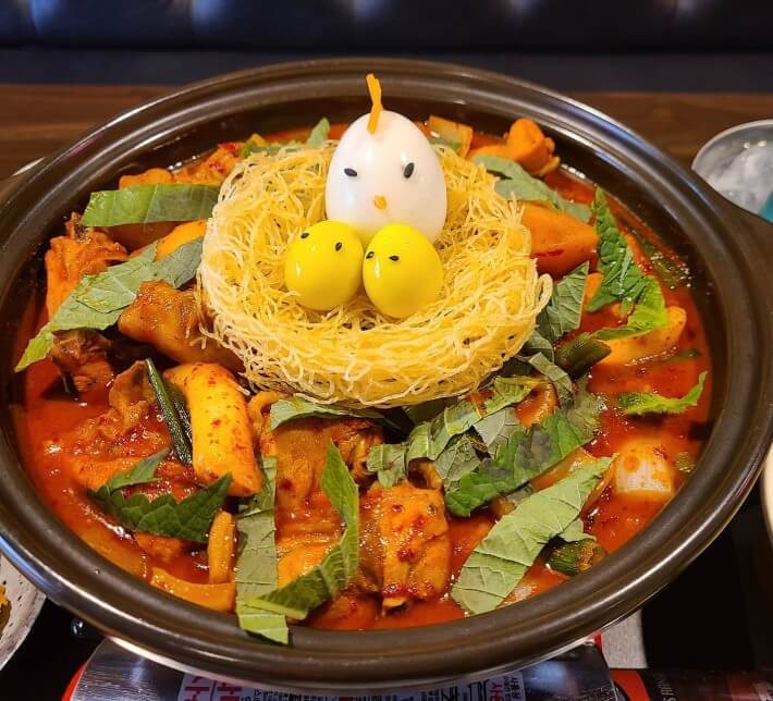생방송투데이 감자튀김닭볶음탕 맛집의 들깨닭볶음탕