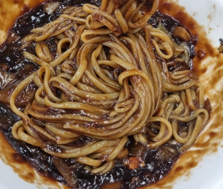 생생정보 가격파괴 3000원 짜장면 위치 및 메뉴 완벽 정리 2 생생정보 가격파괴 3000원 짜장면 잘 비벼진 모습