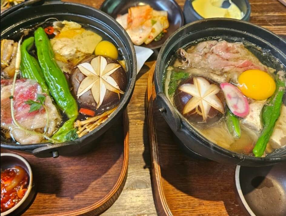 날계란이 올라가 더 먹음직스러운 생생정보 종로절벽마을 한우차돌박이전골