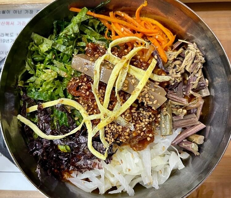 예쁘게 담겨져 나온 생생정보 토렴 육회비빔밥