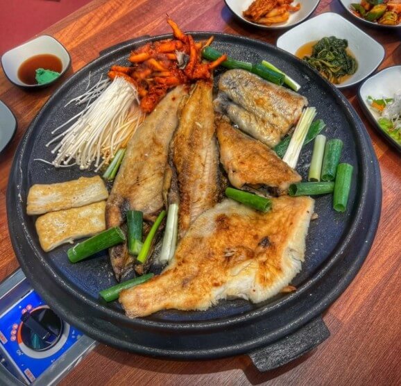 5가지 생선이 올라간 오늘N 솥뚜껑생선구이