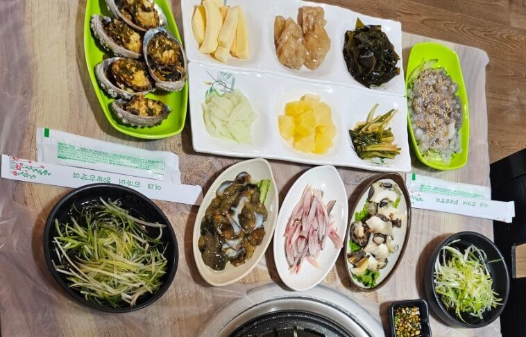 6시내고향 태안 해산물식당 상차림