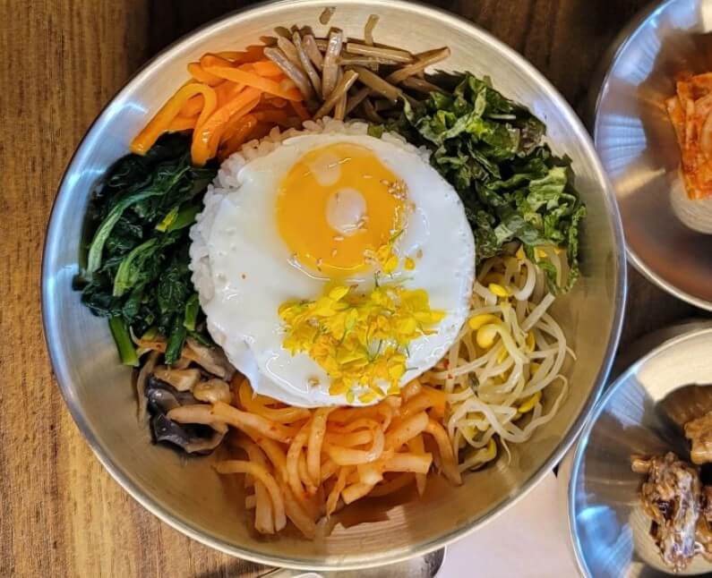 극한직업 자급자족비빔밥 한 그릇