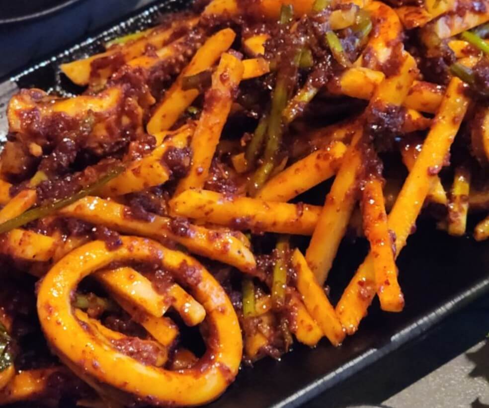 먹음직스러운 배달왔수다 오징어초무침