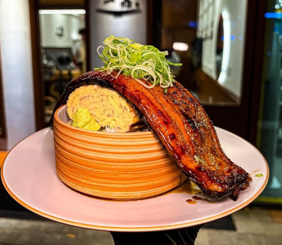 장어한마리가 통째로 올라간 배달왔수다 장어덮밥