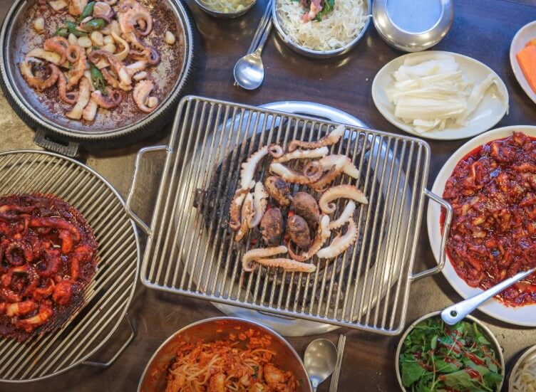 생방송투데이 통쭈꾸미 마늘쭈꾸미 쭈삼불고기 한상 차림