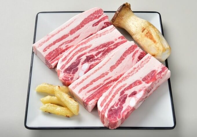 생생정보 통삼겹 한우육회 교통카드면 충분해 아산 꽃명소 맛집의 통삼겹