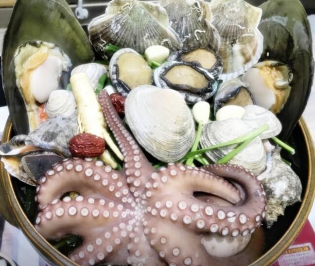 푸짐한 해산물이 있는 오늘N 한방오리해신탕