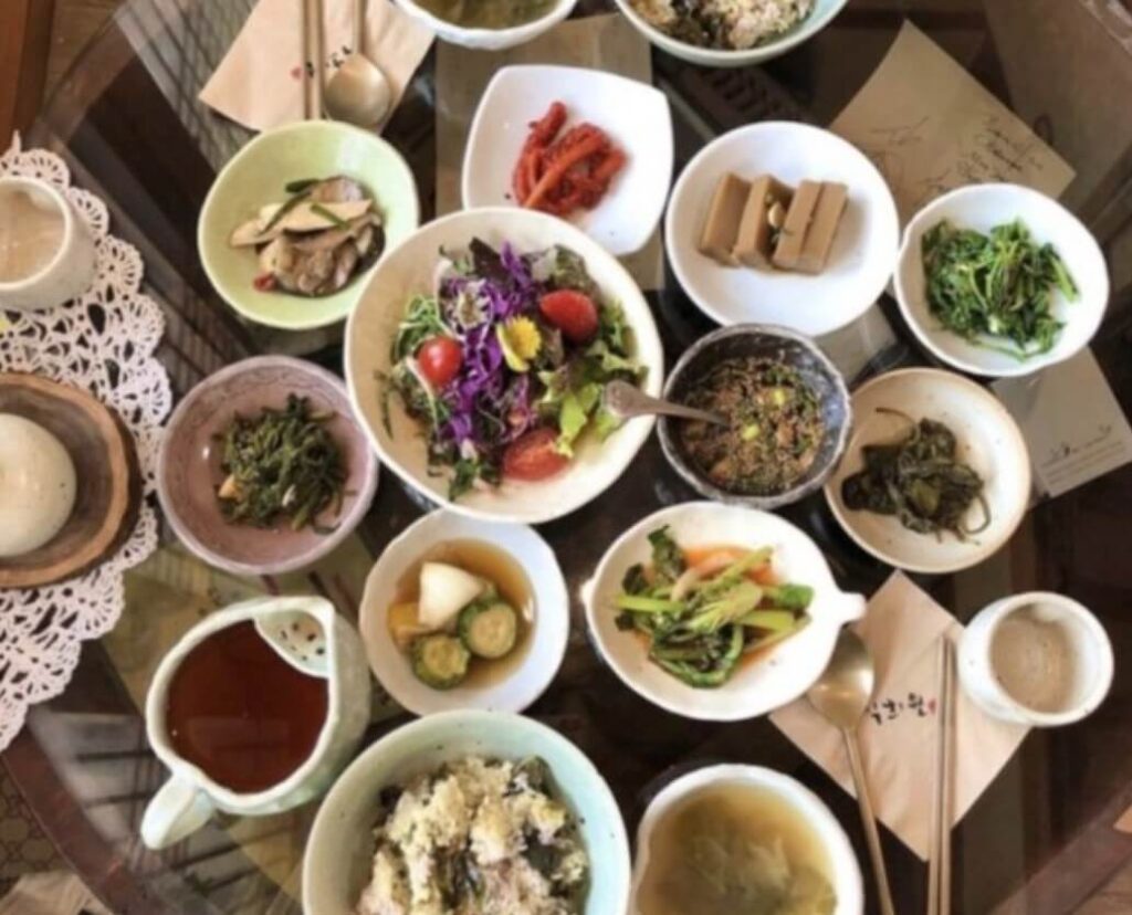 백반기행 뽕잎밥 최자의 충주밥상 한상 차림