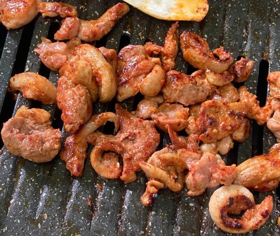 어디로튈지몰라 제주 오리불고기 굽는 모습