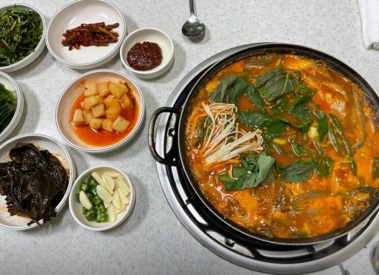 어디로튈지몰라 청주 추어탕 미꾸라지조림 한상