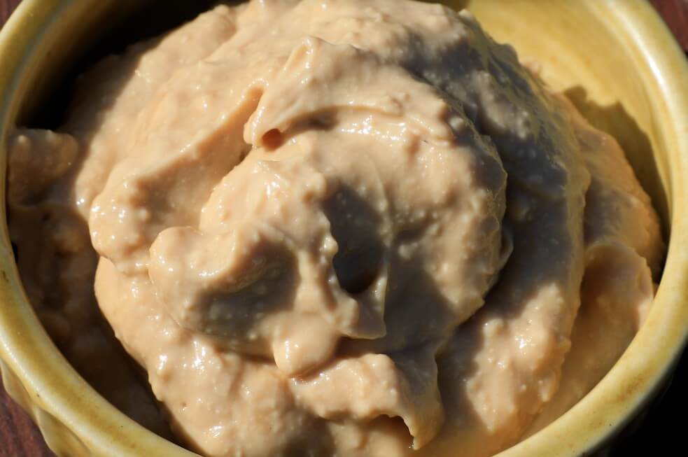 한국기행 발효식탁 전남 해남 두부장을 종지에 담은 모습