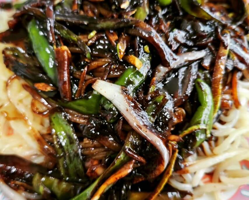 어디로튈지몰라 고추간짜장 한 그릇