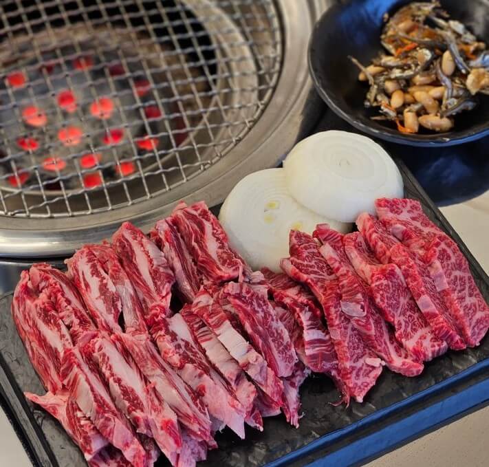 6시내고향 태백 고향투어 한우 연탄구이 식당의 갈비살