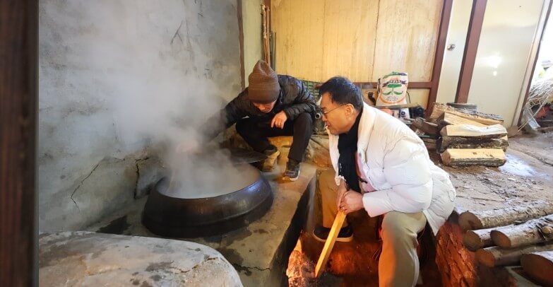 동네한바퀴 오산 서랑동 콩죽을 만드는 모습