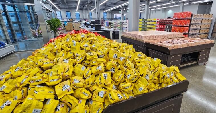 매일아침 유통기한 임박상품 창고형 매장 내부 모습