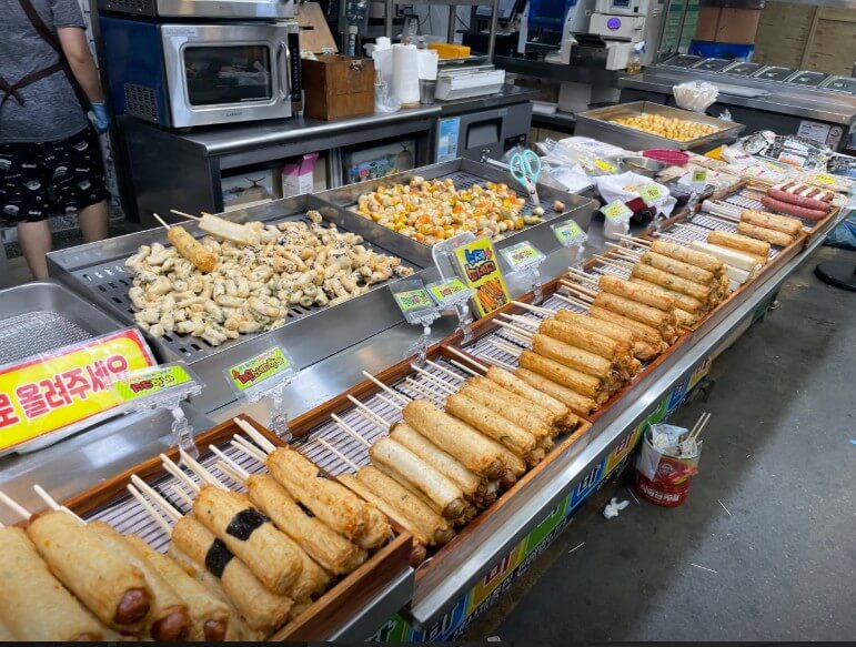 생생정보 독한인생 어묵 진열한 모습