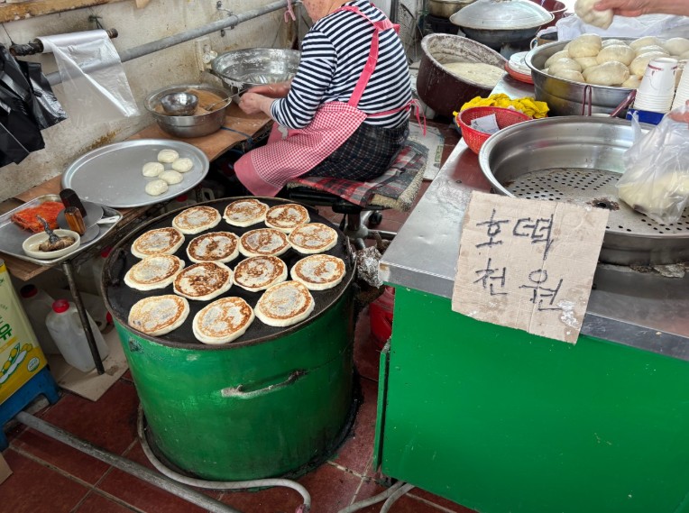 생생정보 두집살림 서산 호떡 찐빵 노포 풍경