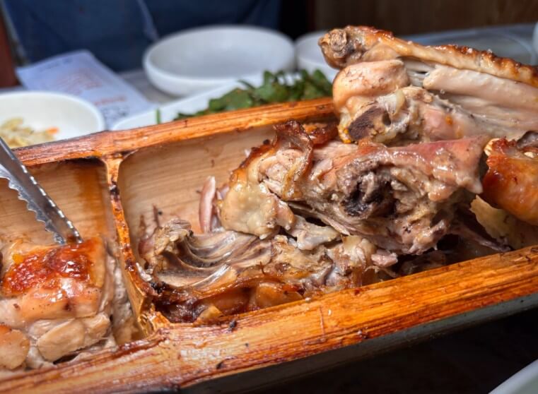 먹기좋게 분리한 동네한바퀴 김해 대통오리구이