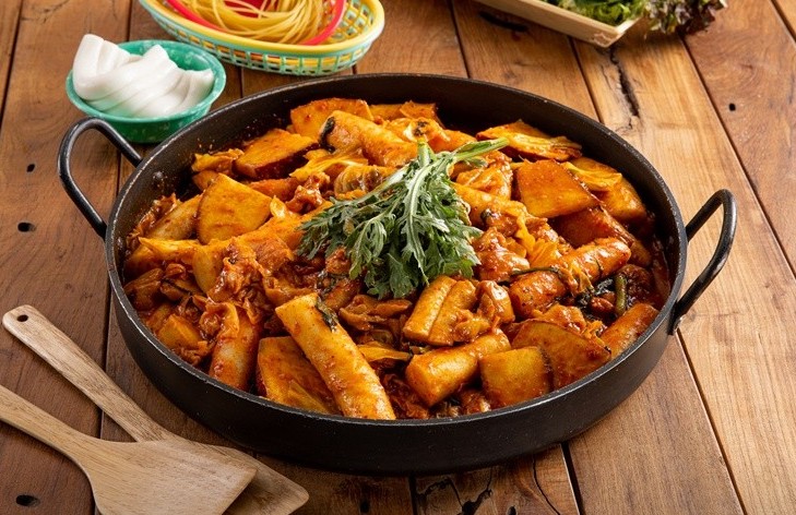 생생정보 결정적한수 전통시장컨셉 철판닭갈비식당